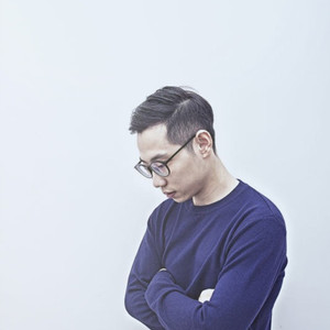 男同桌脱我小内内玩我全身微博
